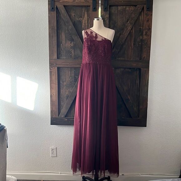 Davids Bridal Bridesmaid dress - One shoulder soft net wine Sz- 12 - Picture 2 of 10